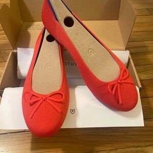 Brand New in Box Rothy’s Ballet Flats in Glamour Red

Size 7